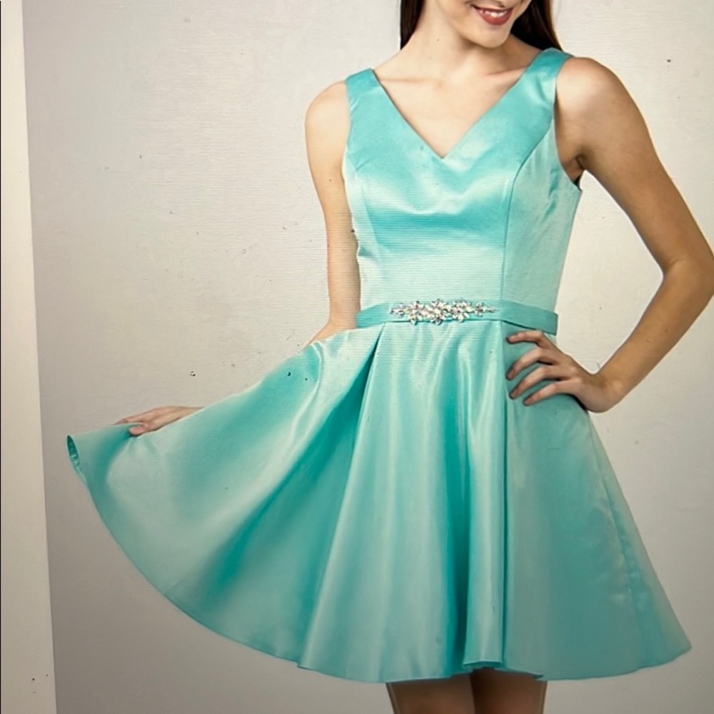 Starbox USA v-neck satin a line dress